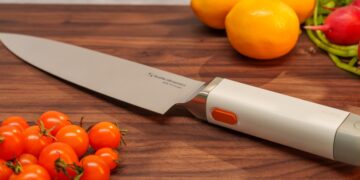 Scott Heimendinger Wants to Reinvent a Two Million Year Old Kitchen Tool by Making it Vibrate (Really Fast)