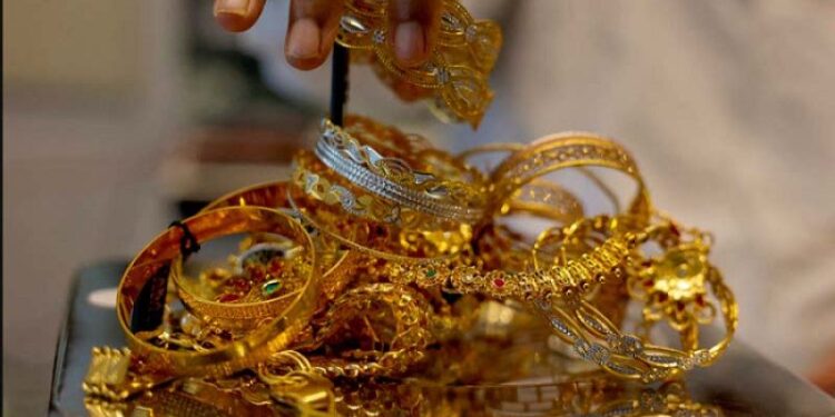 Gold prices tumble in Pakistan, mark steepest single-day fall in years