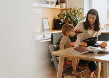 The Allergy-Safe Family Cookbook: 50 Nut-Free, Egg-Free Dinners Picky Kids Will Eat