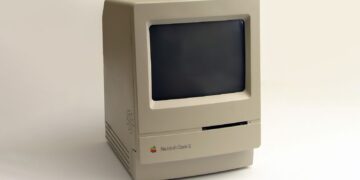 Apple’s 1991 Macintosh shipped with a bug that should’ve stopped it from booting, but no one ever knew because an undocumented CPU trick ‘almost too crazy to be true’ miraculously made it work