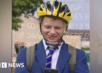 Essex Police and EE mobile join forces to warn about AI dangers