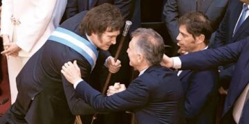 Milei holds private dinner with Macri as key ministers resign — MercoPress