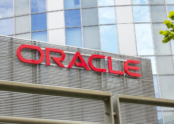Oracle shares slide on $15B increase in data center spending