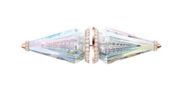 Boucheron donates brooch to The Victoria and Albert Museum