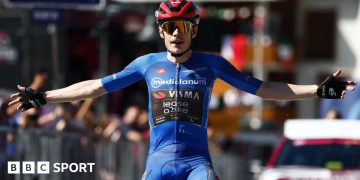 Giro d’Italia 2026: Jonas Vingegaard takes pink jersey with stage 14 victory