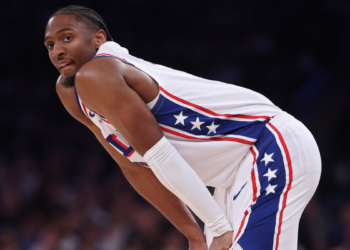 NBA playoffs winners and losers: Knicks overwhelm 76ers, Spurs get back on track