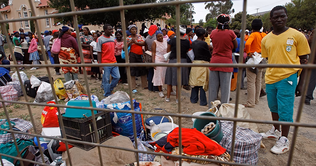 Displaced migrants leave South Africa after xenophobic attacks