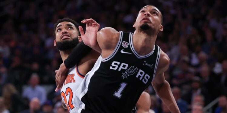 NY Knicks lose at home with Trump in the crowd