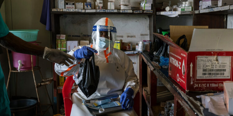 Scientists Race to Test Treatments as Ebola Outbreak Widens