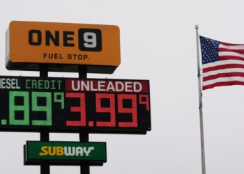 Oil Tumbles and Stocks Surge After Trump Announces Deal With Iran