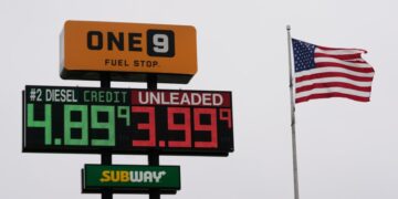 Oil Tumbles and Stocks Surge After Trump Announces Deal With Iran
