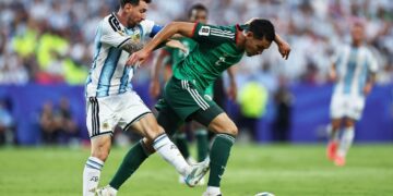 World Cup VAR review: Should Messi have been sent off vs. Algeria?