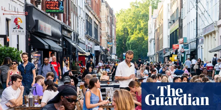 London mayor to override opposition to outdoor dining in Soho next summer | London