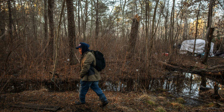 Where Billionaires Summer, a Gardener Died in the Snow