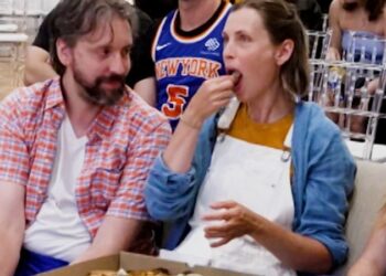 Brooklyn funeral home hosts Knicks watch party