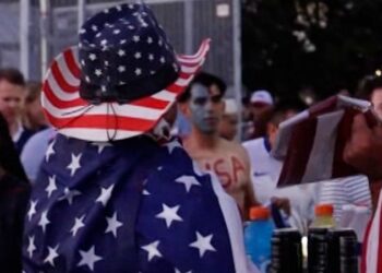 Fans react after USA’s 4-1 win over Paraguay