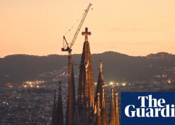 Crowds turn out in Barcelona for pope blessing Sagrada Família’s final tower | Pope Leo XIV