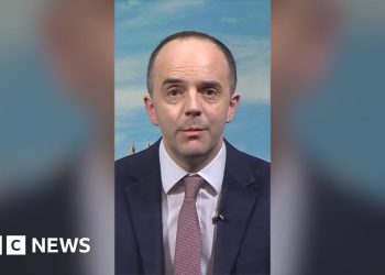 Louise Thompson presses health secretary on date to appoint commissioner