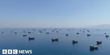 Deal to end fighting would lead to Hormuz reopening, Iran says