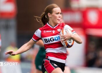 Mia Venner: England winger signs new Gloucester-Hartpury deal