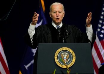 Biden calls VP ‘President Harris’ again — RT USA News