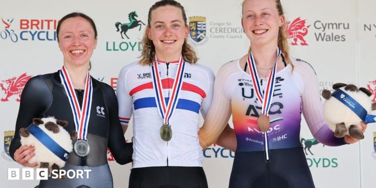 National road race championships: Zoe Backstedt retains time trial title on all-Welsh podium