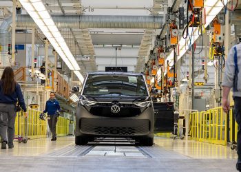 German auto giant to slash 100,000 jobs – Reuters — RT Business News