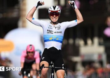 Women’s Giro d’Italia: Demi Vollering wins stage five to move second in general classification