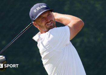 US Open 2026: Wyndham Clark stands firm as Scottie Scheffler makes move at Shinnecock Hills