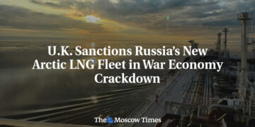 U.K. Sanctions Russia’s New Arctic LNG Fleet in War Economy Crackdown