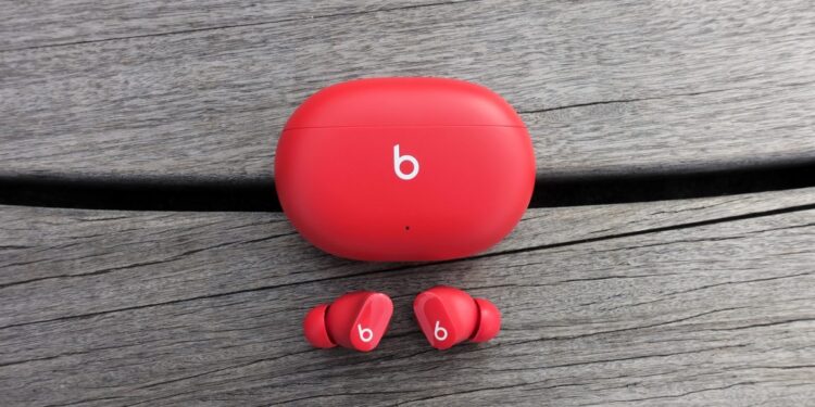 Apple patches eavesdropping vulnerability in Beats Studio Buds