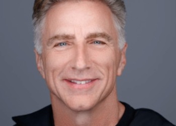Bracken Darrell’s $18.9M VF Corp Pay Tied to Performance Goals