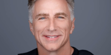 Bracken Darrell’s $18.9M VF Corp Pay Tied to Performance Goals