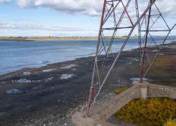 Quebec municipalities and environmentalists say province’s water reserves are at risk
