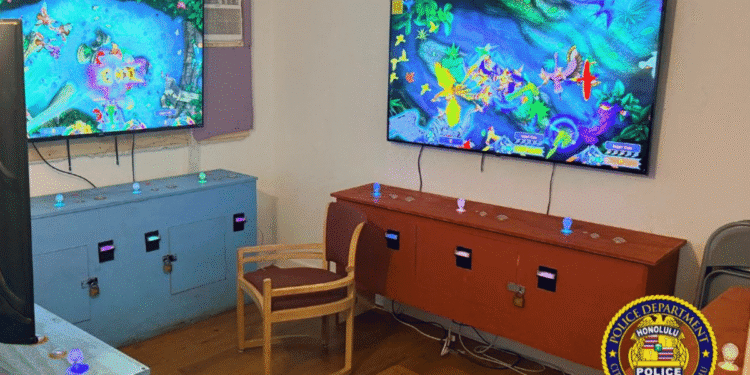 Honolulu gambling raid in Waimakua Place nets machines