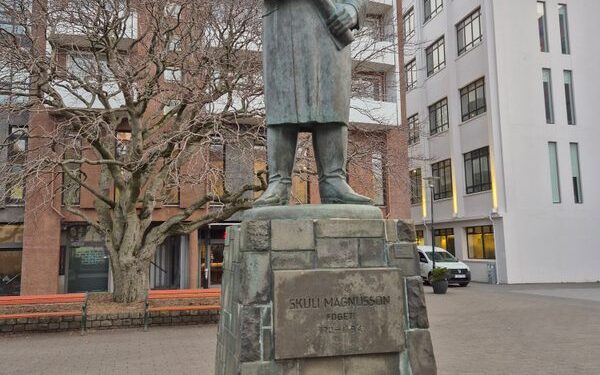 Skuli Magnusson Statue in Reykjavik