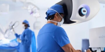 New robotic-assisted technology enhances precision lung surgery
