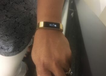 Las aplicaciones para teléfonos inteligentes y los dispositivos de seguimiento de ejercicio ayudaron a las personas con enfermedades cardíacas a aumentar la actividad física