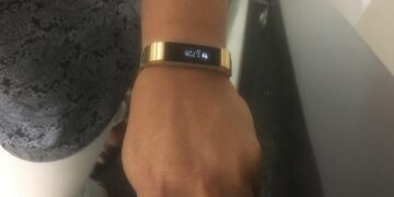Las aplicaciones para teléfonos inteligentes y los dispositivos de seguimiento de ejercicio ayudaron a las personas con enfermedades cardíacas a aumentar la actividad física