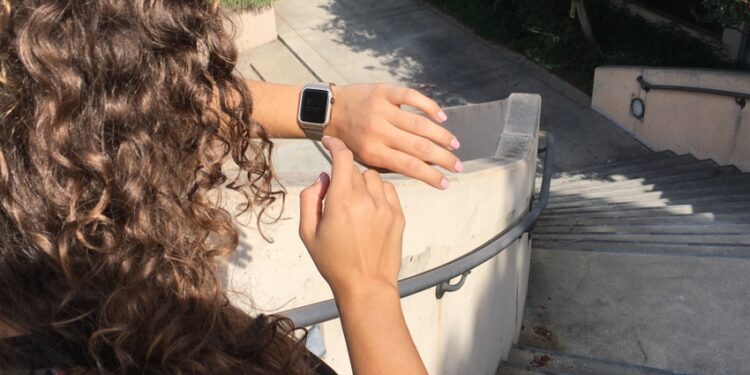 Smartphone apps, wearable trackers helped people with heart disease boost physical activity