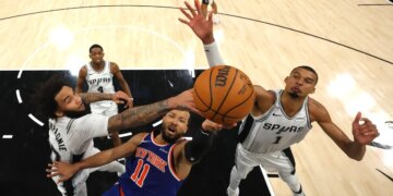 New York Knicks hold off San Antonio Spurs 105-104 for 2-0 NBA Finals lead | Basketball News