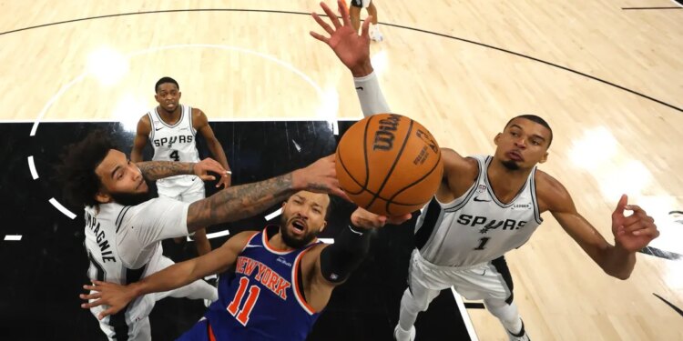 New York Knicks hold off San Antonio Spurs 105-104 for 2-0 NBA Finals lead | Basketball News