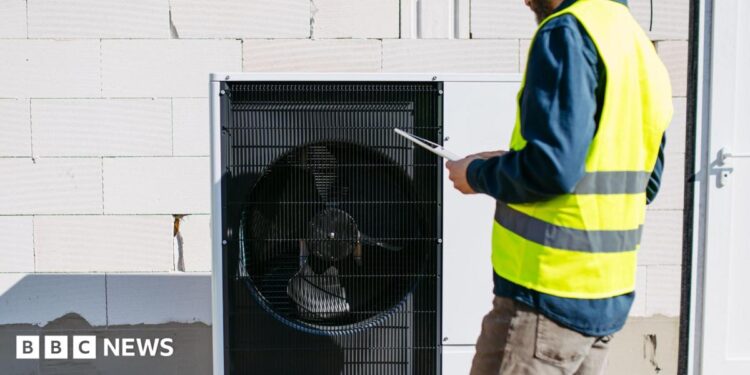 Heat pump growth stalls as government support cut, warns climate watchdog