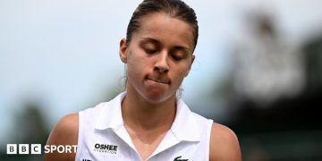 Wimbledon 2026 results: Maja Chwalinska suffers injury on match point before losing, Jessica Pegula through