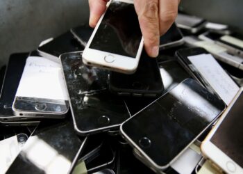 Uni researchers plan to build a low-carbon data center hivemind from 2,000 Pixel smartphones—with Google’s help, no less