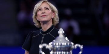 Tennis Hall of Famer Chris Evert says she will miss Wimbledon after recurrence of ovarian cancer
