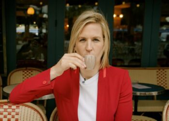 Watch: How not to be a cliché in Paris