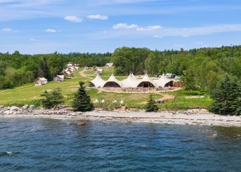 Where Adventure Meets Luxury: Nine Flashpacking Escapes Around the World | News