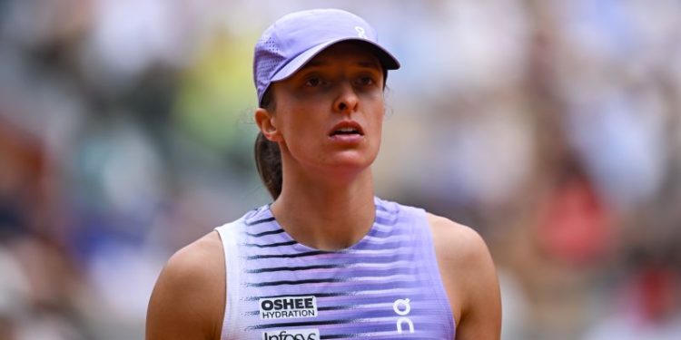 How Lindsey Vonn and Mikaela Shiffrin have helped Wimbledon champion Iga Świątek