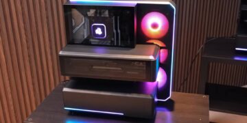 Phanteks shows off PC case that bucks the fish tank trend in favour of greater thermal efficiency and giving your GPU its own little room